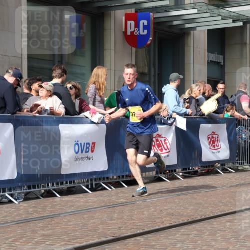 13.09.2026 - 21. swb-Marathon Bremen Strokosch-Dieckow http://msf.ph/oto/10285853 13.09.2026 10:39:26 Ziel 12339, 12404, 13513, 13519, 13642, 11227, 11454, 11713, 13556, 13641 meine-sportfotos.de