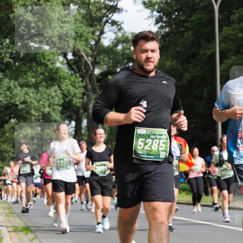 13.09.2026 - 21. swb-Marathon Bremen TobiasT http://msf.ph/oto/10285909 13.09.2026 12:15:37 Laufen 7333, 7060, 444, 5285, 21, 20 meine-sportfotos.de