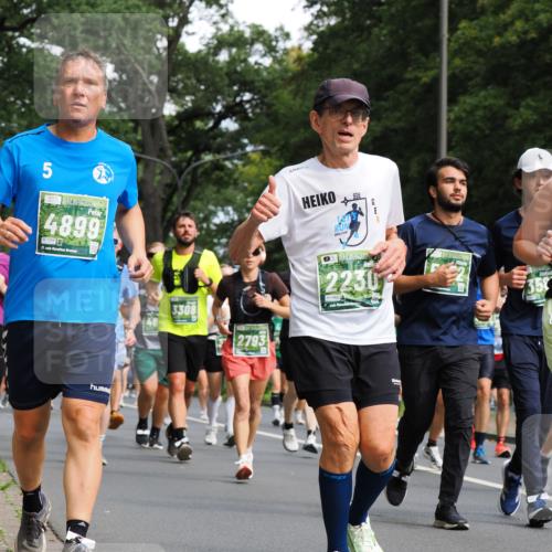 13.09.2026 - 21. swb-Marathon Bremen TobiasT http://msf.ph/oto/10285965 13.09.2026 12:16:07 Laufen 5, 4899, 7084, 21, 26, 48, 3308, 2793, 2230, 358 meine-sportfotos.de