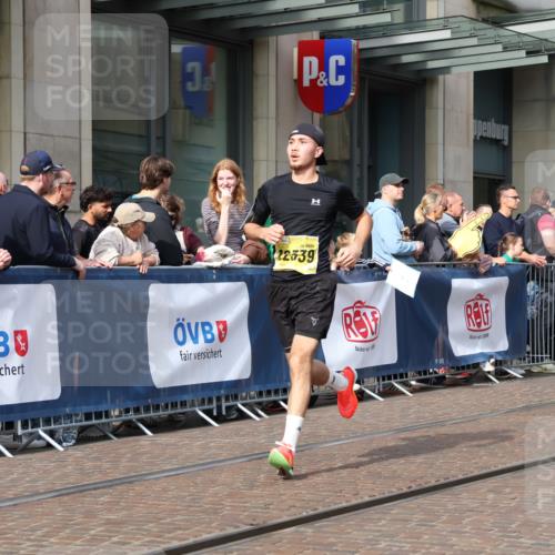 13.09.2026 - 21. swb-Marathon Bremen Strokosch-Dieckow http://msf.ph/oto/10285992 13.09.2026 10:39:49 Ziel 11198, 11721, 12144, 11713, 12339, 12404, 13513, 13519, 13642 meine-sportfotos.de