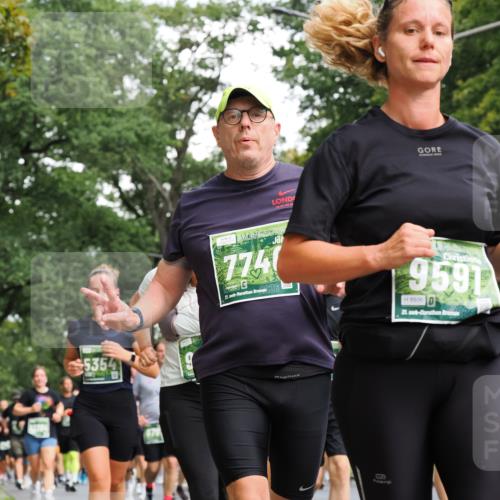 13.09.2026 - 21. swb-Marathon Bremen TobiasT http://msf.ph/oto/10286002 13.09.2026 12:16:18 Laufen 5354, 7740, 21, 26, 9591, 8936, 21, 26 meine-sportfotos.de