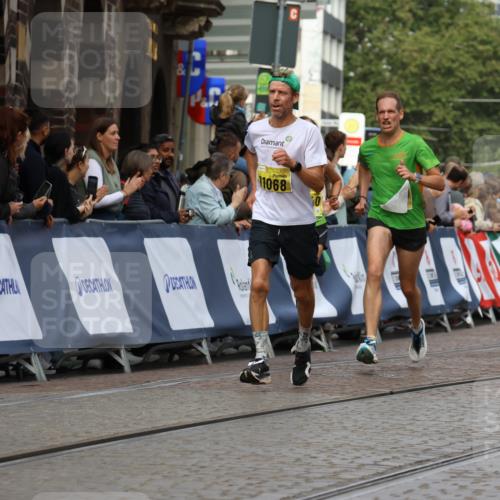 13.09.2026 - 21. swb-Marathon Bremen Strokosch-Dieckow http://msf.ph/oto/10286022 13.09.2026 10:35:27 Ziel 10261, 10262, 13505, 13560, 13625, 12289, 13558, 13583 meine-sportfotos.de