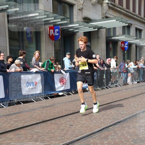 13.09.2026 - 21. swb-Marathon Bremen Strokosch-Dieckow http://msf.ph/oto/10286037 13.09.2026 10:39:53 Ziel 11721, 11198, 11721, 12144, 12339, 13513, 13519, 13642 meine-sportfotos.de
