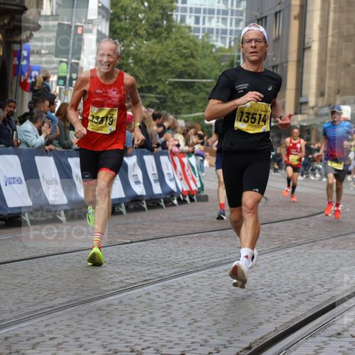 13.09.2026 - 21. swb-Marathon Bremen Strokosch-Dieckow http://msf.ph/oto/10286061 13.09.2026 10:35:29 Ziel 10261, 10262, 10994, 11512, 13505, 13560, 12289, 13558 meine-sportfotos.de