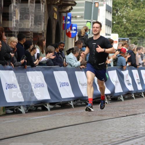 13.09.2026 - 21. swb-Marathon Bremen Strokosch-Dieckow http://msf.ph/oto/10286108 13.09.2026 10:35:32 Ziel 10261, 10262, 10994, 11068, 11512, 13505, 13514, 13540, 13560, 13590, 13619, 13558 meine-sportfotos.de