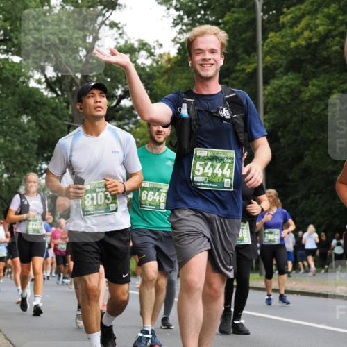 13.09.2026 - 21. swb-Marathon Bremen TobiasT http://msf.ph/oto/10286109 13.09.2026 12:16:44 Laufen 3178, 8103, 2, 6646, 5444, 8214, 26, 86, 3964 meine-sportfotos.de