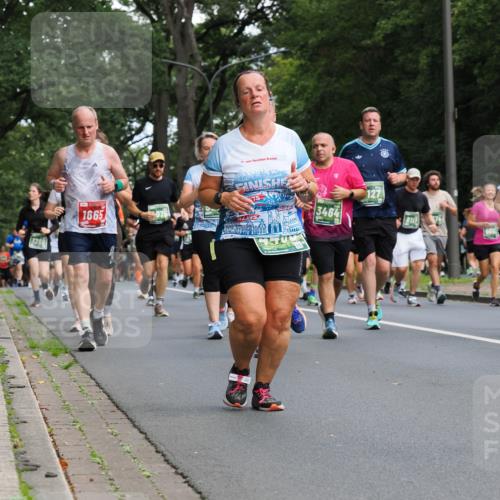 13.09.2026 - 21. swb-Marathon Bremen TobiasT http://msf.ph/oto/10286147 13.09.2026 12:16:52 Laufen 3299, 1665, 21, 26, 42, 195, 3464, 60 meine-sportfotos.de