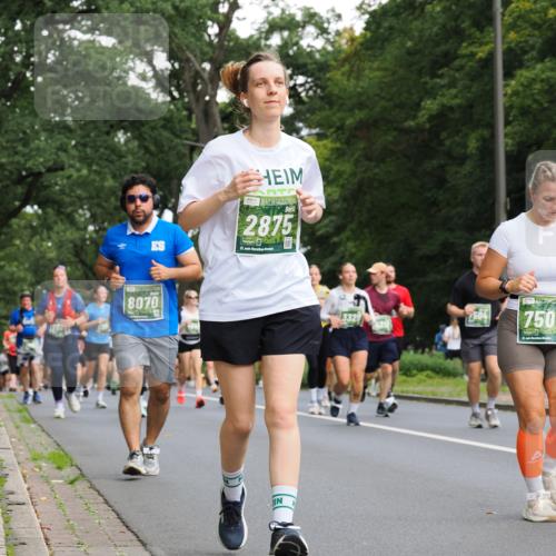 13.09.2026 - 21. swb-Marathon Bremen TobiasT http://msf.ph/oto/10286201 13.09.2026 12:17:01 Laufen 8070, 2875, 21, 20, 3320, 2504, 7503, 21, 26 meine-sportfotos.de