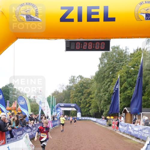 13.09.2026 - Airport Race Dennis Weichert http://msf.ph/oto/10286211 13.09.2026 10:28:34 Ziel 5022, 5023, 5094 meine-sportfotos.de