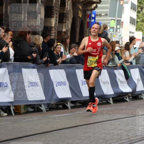 13.09.2026 - 21. swb-Marathon Bremen Strokosch-Dieckow http://msf.ph/oto/10286212 13.09.2026 10:35:36 Ziel 10261, 10262, 10994, 11068, 11176, 11345, 11512, 13505, 13514, 13540, 13560, 13590, 13619, 13558 meine-sportfotos.de