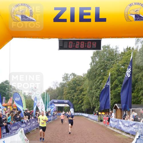 13.09.2026 - Airport Race Dennis Weichert http://msf.ph/oto/10286236 13.09.2026 10:28:38 Ziel 5022, 5023, 5094, 5112 meine-sportfotos.de