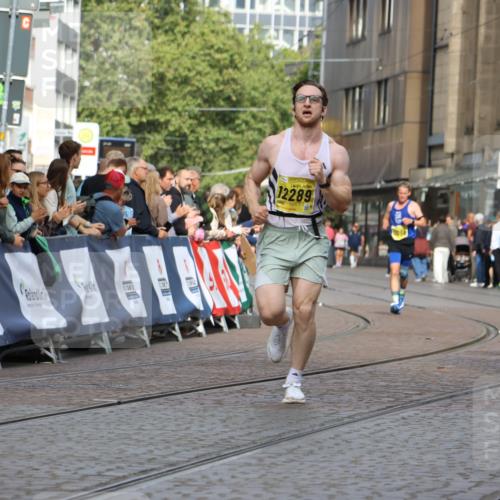 13.09.2026 - 21. swb-Marathon Bremen Strokosch-Dieckow http://msf.ph/oto/10286271 13.09.2026 10:35:39 Ziel 10994, 11068, 11176, 11345, 11512, 13514, 13540, 13583, 13590, 13619, 13558 meine-sportfotos.de