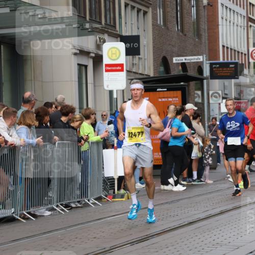 13.09.2026 - 21. swb-Marathon Bremen Strokosch-Dieckow http://msf.ph/oto/10286306 13.09.2026 10:40:44 Ziel 11077, 11201, 11903, 12209, 12477, 10520, 10575, 11373, 13563, 13566, 13616 meine-sportfotos.de