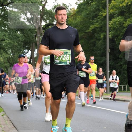 13.09.2026 - 21. swb-Marathon Bremen TobiasT http://msf.ph/oto/10286331 13.09.2026 12:17:39 Laufen 2522, 76, 2736, 7118, 21, 2740, 2437 meine-sportfotos.de