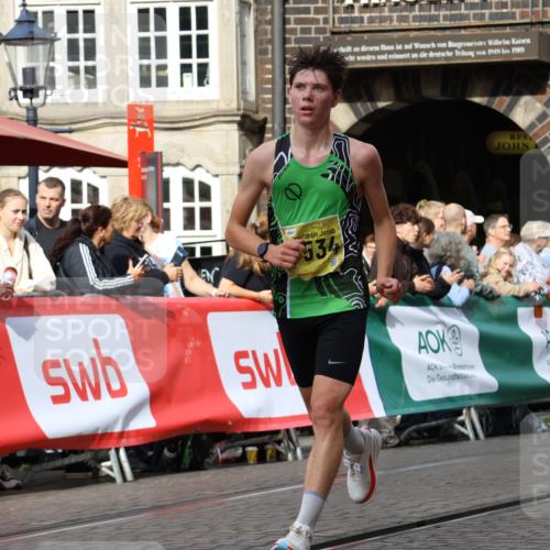 13.09.2026 - 21. swb-Marathon Bremen Strokosch-Dieckow http://msf.ph/oto/10286362 13.09.2026 10:36:10 Ziel 13534, 13558, 12324, 12513, 13575 meine-sportfotos.de