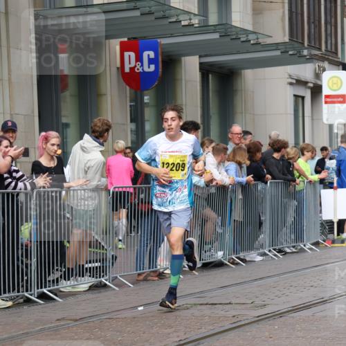 13.09.2026 - 21. swb-Marathon Bremen Strokosch-Dieckow http://msf.ph/oto/10286391 13.09.2026 10:40:57 Ziel 11077, 11201, 12209, 13520, 10520, 10575, 11903, 12209, 12477 meine-sportfotos.de