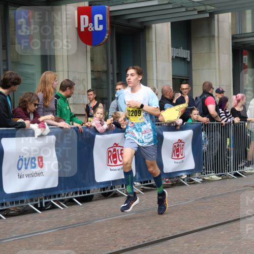 13.09.2026 - 21. swb-Marathon Bremen Strokosch-Dieckow http://msf.ph/oto/10286407 13.09.2026 10:40:58 Ziel 11077, 11201, 13520, 10575, 11903, 12209, 12477 meine-sportfotos.de