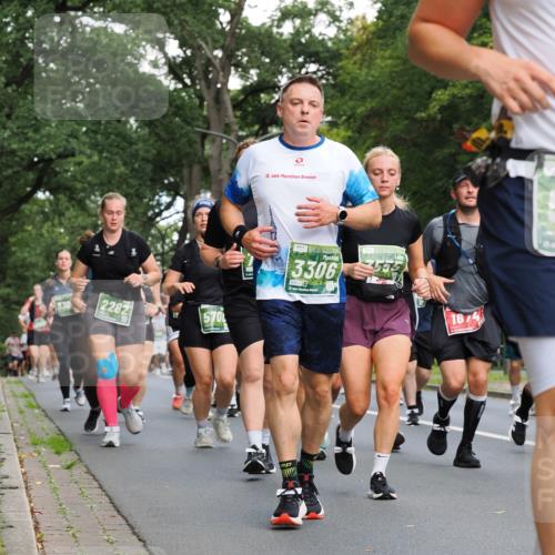 13.09.2026 - 21. swb-Marathon Bremen TobiasT http://msf.ph/oto/10286430 13.09.2026 12:18:01 Laufen 330, 2282, 17, 570, 18, 23, 3306, 555, 1674 meine-sportfotos.de
