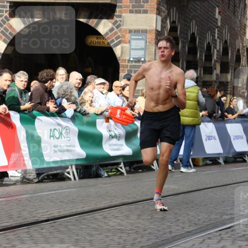 13.09.2026 - 21. swb-Marathon Bremen Strokosch-Dieckow http://msf.ph/oto/10286432 13.09.2026 10:36:21 Ziel 10244, 11067, 13534, 11916, 13548 meine-sportfotos.de