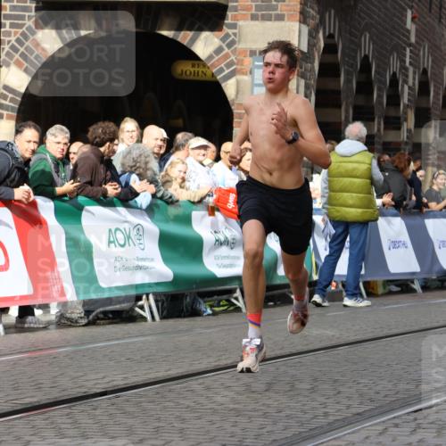 13.09.2026 - 21. swb-Marathon Bremen Strokosch-Dieckow http://msf.ph/oto/10286446 13.09.2026 10:36:21 Ziel 10244, 11067, 13534, 11916, 13548 meine-sportfotos.de