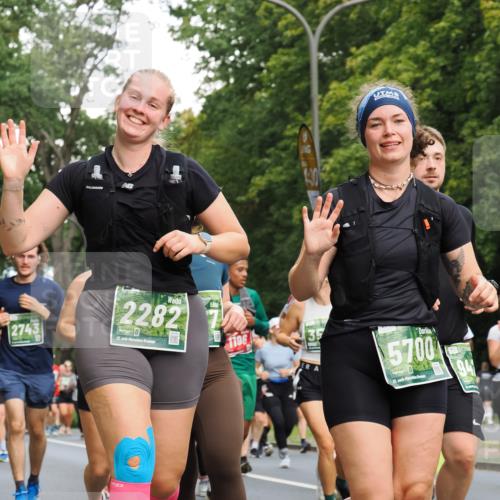13.09.2026 - 21. swb-Marathon Bremen TobiasT http://msf.ph/oto/10286460 13.09.2026 12:18:05 Laufen 2743, 2282, 21, 26, 1196, 35, 5700, 21, 941 meine-sportfotos.de