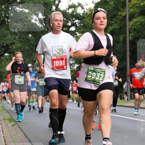 13.09.2026 - 21. swb-Marathon Bremen TobiasT http://msf.ph/oto/10286517 13.09.2026 12:18:14 Laufen 8069, 1098, 9932, 21, 917 meine-sportfotos.de