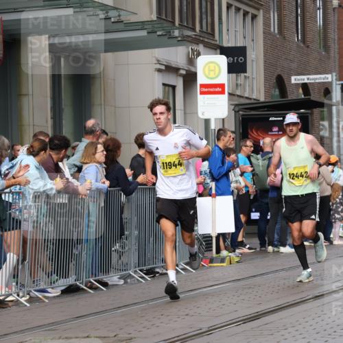 13.09.2026 - 21. swb-Marathon Bremen Strokosch-Dieckow http://msf.ph/oto/10286526 13.09.2026 10:41:22 Ziel 10341, 10972, 11426, 11527, 11628, 11944, 12246, 12442, 12455, 13586, 13600, 11077, 11201, 12209, 13520 meine-sportfotos.de