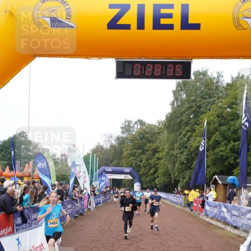 13.09.2026 - Airport Race Dennis Weichert http://msf.ph/oto/10286567 13.09.2026 10:29:09 Ziel 5079, 5089, 5113, 5151, 5241, 5314, 5317, 5452 meine-sportfotos.de