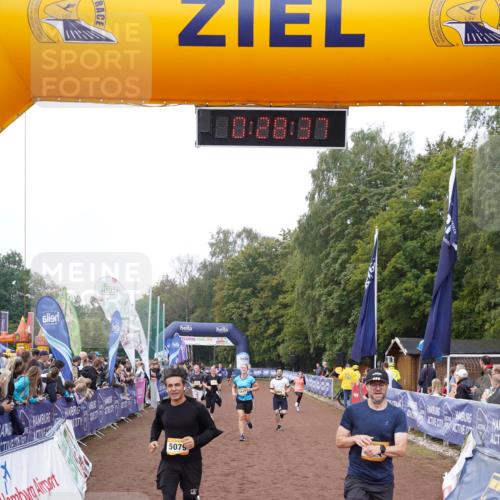 13.09.2026 - Airport Race Dennis Weichert http://msf.ph/oto/10286623 13.09.2026 10:29:11 Ziel 5079, 5089, 5113, 5151, 5241, 5314, 5317, 5452 meine-sportfotos.de