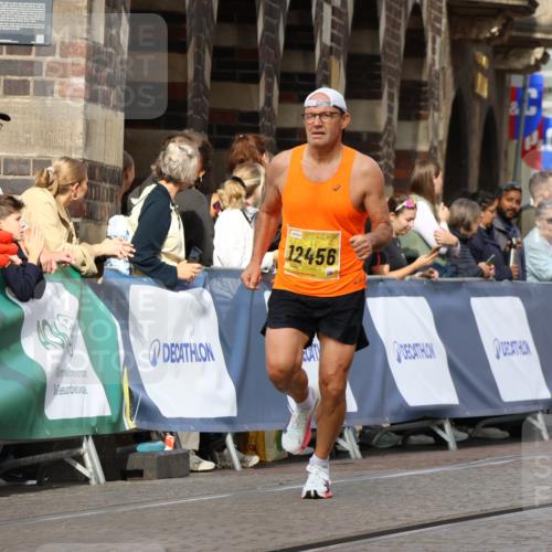 13.09.2026 - 21. swb-Marathon Bremen Strokosch-Dieckow http://msf.ph/oto/10286628 13.09.2026 10:36:46 Ziel 11916, 12324, 12513, 13548, 13575, 11738, 12520, 13606 meine-sportfotos.de