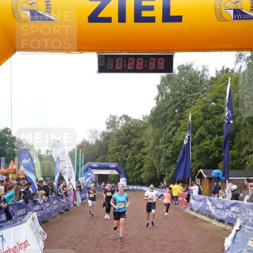 13.09.2026 - Airport Race Dennis Weichert http://msf.ph/oto/10286674 13.09.2026 10:29:12 Ziel 5079, 5089, 5113, 5151, 5241, 5314, 5317, 5452 meine-sportfotos.de