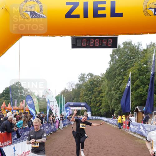 13.09.2026 - Airport Race Dennis Weichert http://msf.ph/oto/10286792 13.09.2026 10:29:16 Ziel 5079, 5089, 5113, 5151, 5241, 5243, 5314, 5317 meine-sportfotos.de