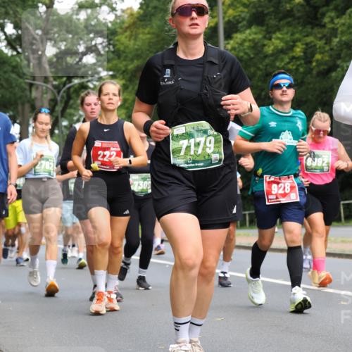 13.09.2026 - 21. swb-Marathon Bremen TobiasT http://msf.ph/oto/10286800 13.09.2026 12:19:18 Laufen 222, 7309, 7179, 21, 928, 8992 meine-sportfotos.de