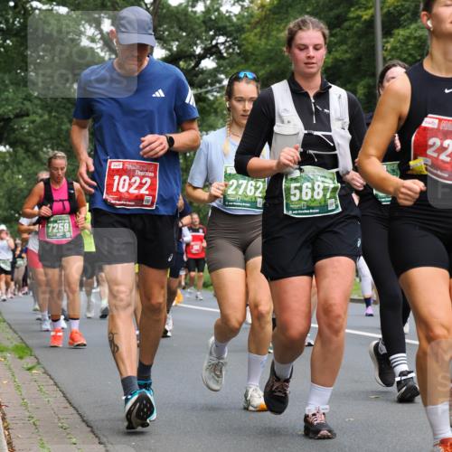 13.09.2026 - 21. swb-Marathon Bremen TobiasT http://msf.ph/oto/10286816 13.09.2026 12:19:20 Laufen 7259, 1022, 2762, 5687, 21, 22 meine-sportfotos.de