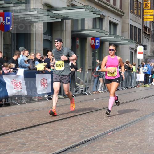 13.09.2026 - 21. swb-Marathon Bremen Strokosch-Dieckow http://msf.ph/oto/10286868 13.09.2026 10:41:41 Ziel 10972, 12426, 12468, 13585, 13621, 10341, 11426, 11527, 11628, 11944, 12246, 12442, 12455, 13520, 13586, 13600 meine-sportfotos.de