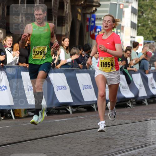 13.09.2026 - 21. swb-Marathon Bremen Strokosch-Dieckow http://msf.ph/oto/10286873 13.09.2026 10:37:13 Ziel 11738, 12520, 13606, 10502, 11619, 11854, 13608 meine-sportfotos.de