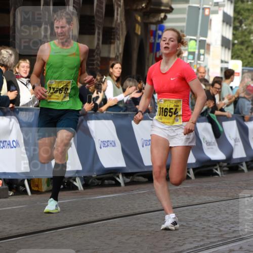 13.09.2026 - 21. swb-Marathon Bremen Strokosch-Dieckow http://msf.ph/oto/10286886 13.09.2026 10:37:13 Ziel 11738, 12520, 13606, 10502, 11619, 11854, 13608 meine-sportfotos.de