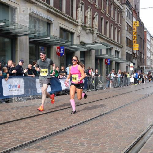 13.09.2026 - 21. swb-Marathon Bremen Strokosch-Dieckow http://msf.ph/oto/10286896 13.09.2026 10:41:42 Ziel 10972, 12426, 12468, 13585, 13621, 10341, 10972, 11426, 11527, 11628, 11944, 12246, 12442, 12455, 13520, 13586, 13600 meine-sportfotos.de