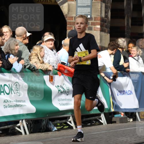 13.09.2026 - 21. swb-Marathon Bremen Strokosch-Dieckow http://msf.ph/oto/10286942 13.09.2026 10:37:21 Ziel 11654, 12520, 13568, 13606, 11619, 11854, 13608 meine-sportfotos.de
