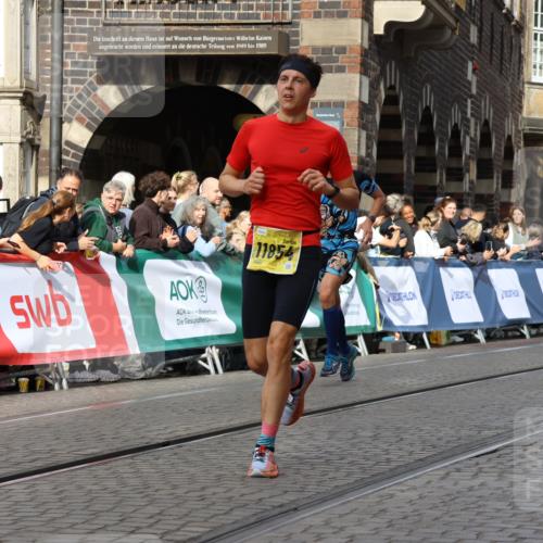 13.09.2026 - 21. swb-Marathon Bremen Strokosch-Dieckow http://msf.ph/oto/10287088 13.09.2026 10:37:37 Ziel 10502, 10961, 11854, 13608, 13535 meine-sportfotos.de
