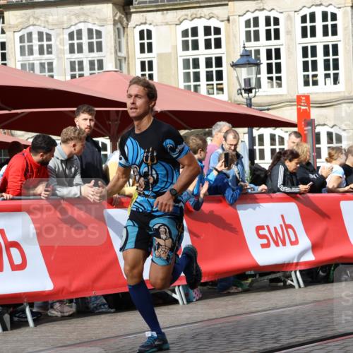 13.09.2026 - 21. swb-Marathon Bremen Strokosch-Dieckow http://msf.ph/oto/10287095 13.09.2026 10:37:39 Ziel 10502, 10961, 11619, 11854, 13608, 11083, 13535 meine-sportfotos.de