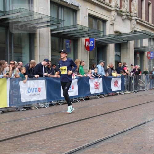 13.09.2026 - 21. swb-Marathon Bremen Strokosch-Dieckow http://msf.ph/oto/10287168 13.09.2026 10:42:18 Ziel 10312, 10358, 10632, 10775, 10816, 11375, 11779, 12281, 12395, 12525, 11630, 11895, 12426, 12525, 13585, 13621 meine-sportfotos.de
