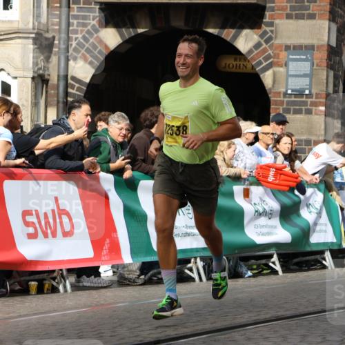 13.09.2026 - 21. swb-Marathon Bremen Strokosch-Dieckow http://msf.ph/oto/10287251 13.09.2026 10:38:06 Ziel 11083, 12538, 13535, 10302, 13553, 13559, 13636 meine-sportfotos.de