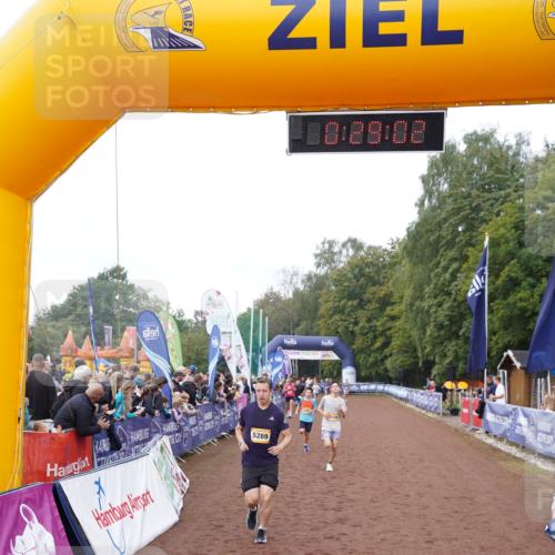 13.09.2026 - Airport Race Dennis Weichert http://msf.ph/oto/10287281 13.09.2026 10:29:35 Ziel 4110, 4111, 4118, 5038, 5269, 5348, 5436 meine-sportfotos.de