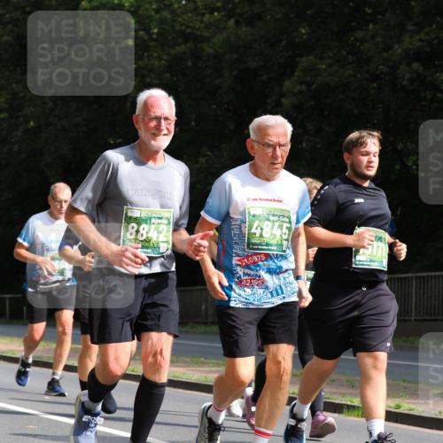 13.09.2026 - 21. swb-Marathon Bremen TobiasT http://msf.ph/oto/10287330 13.09.2026 12:21:24 Laufen 8842, 21, 4845, 21, 21, 0975, 42, 195 meine-sportfotos.de