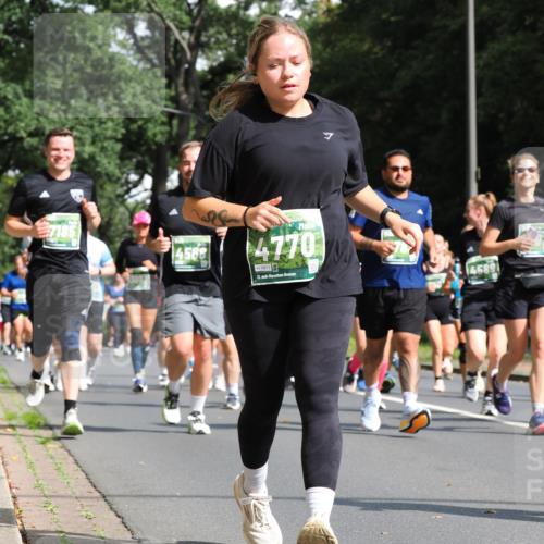 13.09.2026 - 21. swb-Marathon Bremen TobiasT http://msf.ph/oto/10287434 13.09.2026 12:21:47 Laufen 7185, 4568, 4770, 7411, 21 meine-sportfotos.de