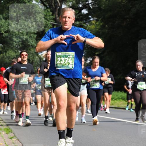 13.09.2026 - 21. swb-Marathon Bremen TobiasT http://msf.ph/oto/10287483 13.09.2026 12:21:58 Laufen 100, 2374, 21, 626, 13240 meine-sportfotos.de