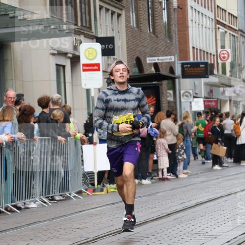 13.09.2026 - 21. swb-Marathon Bremen Strokosch-Dieckow http://msf.ph/oto/10287489 13.09.2026 10:42:45 Ziel 10235, 10336, 10988, 11042, 11143, 11265, 11442, 11632, 12053, 12469, 13523, 13580, 10235, 10312, 10358, 10632, 10775, 10816, 11375, 11779, 12281, 12395 meine-sportfotos.de