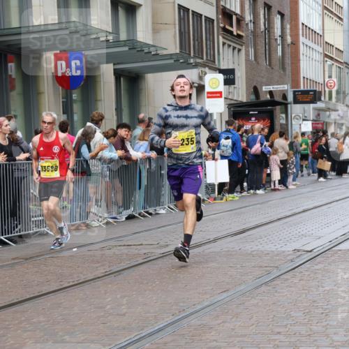 13.09.2026 - 21. swb-Marathon Bremen Strokosch-Dieckow http://msf.ph/oto/10287507 13.09.2026 10:42:46 Ziel 10336, 10988, 11042, 11143, 11265, 11442, 11632, 12053, 12469, 13523, 13580, 10235, 10312, 10358, 10632, 10775, 10816, 11375, 11779, 12281 meine-sportfotos.de