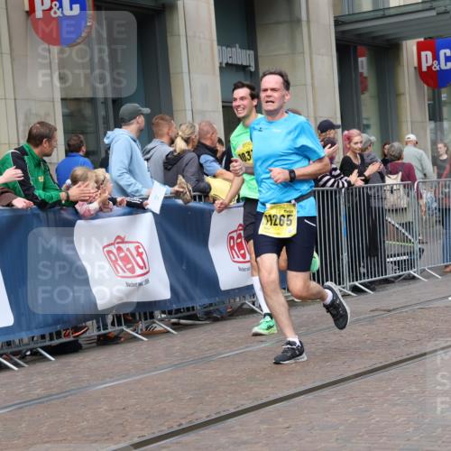 13.09.2026 - 21. swb-Marathon Bremen Strokosch-Dieckow http://msf.ph/oto/10287656 13.09.2026 10:43:01 Ziel 10328, 10346, 10456, 10618, 11042, 11143, 11468, 11632, 11826, 12053, 12406, 12469, 13523, 10235, 10336, 10816, 10988, 11265, 11442, 13580 meine-sportfotos.de